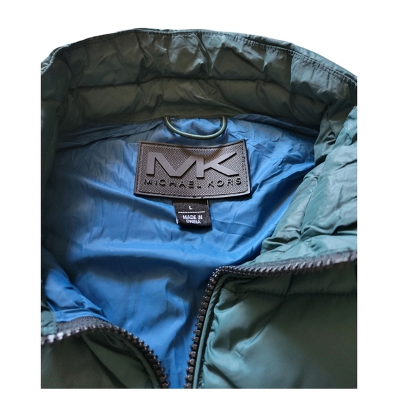 Michael Kors Men's Green Lightweight Puffer Jacket - Picture 4 of 10